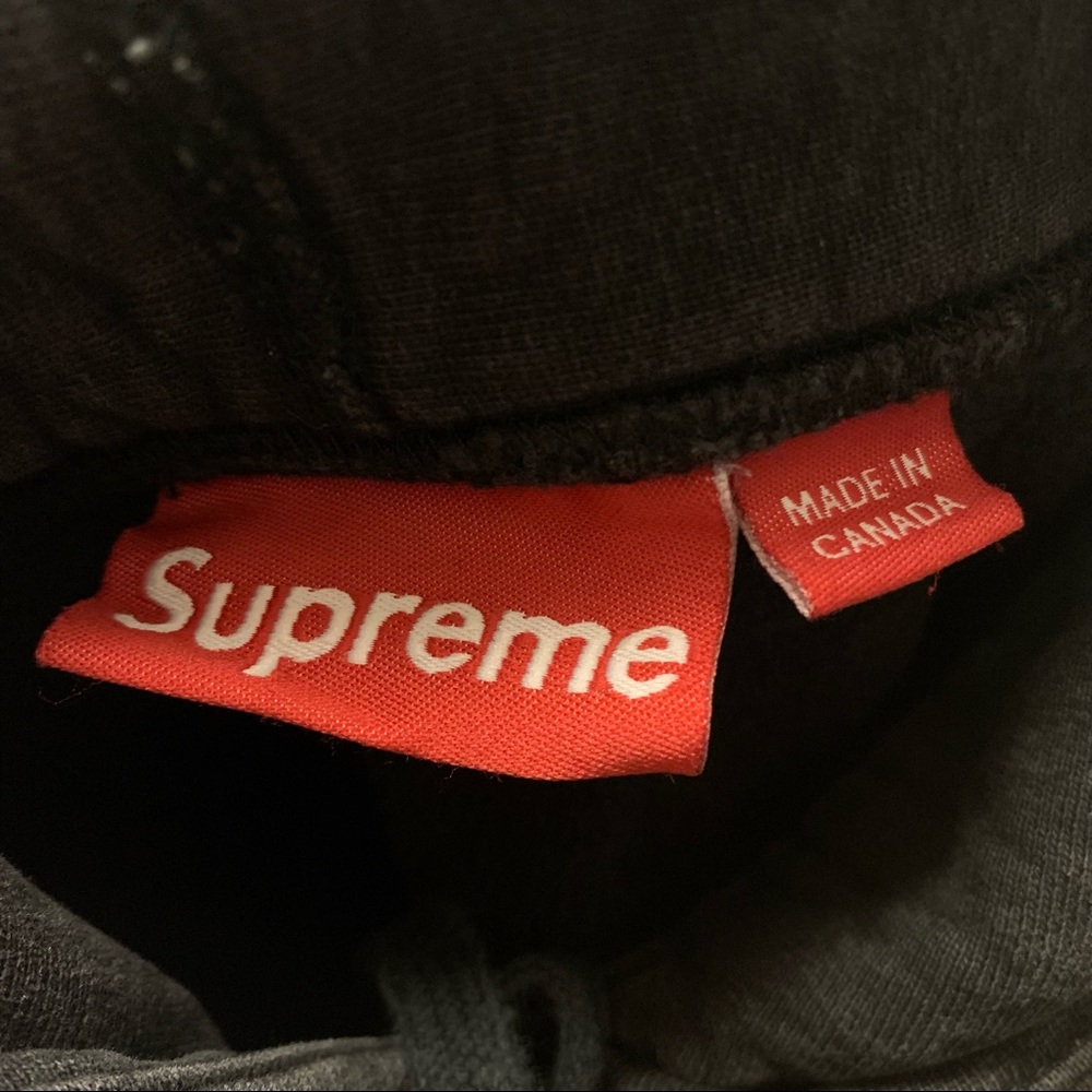 Black Supreme Hoodie w/ black box logo. F/W ‘13 - Picture 5 of 10